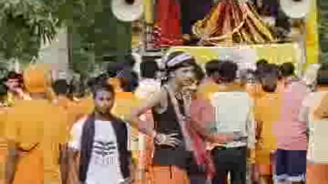 गोला को रवाना हुआ कांवरियों का जत्था