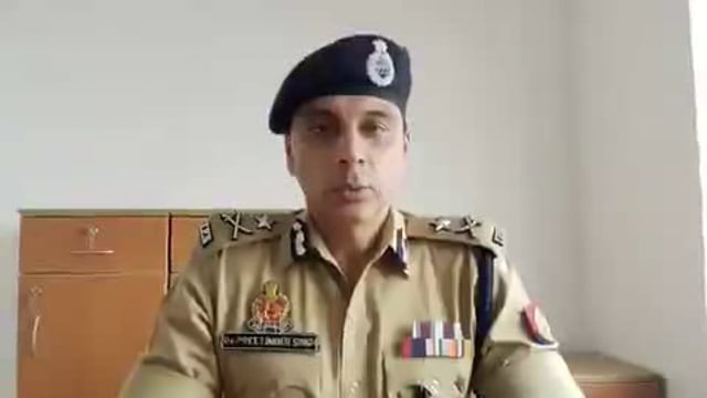 बिजली पानी की आपूर्ति बाधित हुई थी महिला पीएसी ट्रेनिंग सेंटर गोरखपुर में। अब उसे ठीक कर लिया गया है। बाथरूम में कोई कैमरा नहीं लगा। एक ट्रेनिंग इंस्ट्रक्टर द्वारा बदतमीजी की शिकायत हुई थी उसे सस्पेंड कर दिया गया है।
गोरखपुर में ट्रेनी महिला पुलिस कर्मियों द्वारा किए गए प्रदर्शन और आरोप का IG PAC प्रीतिंदर कुमार ने जवाब दिया।