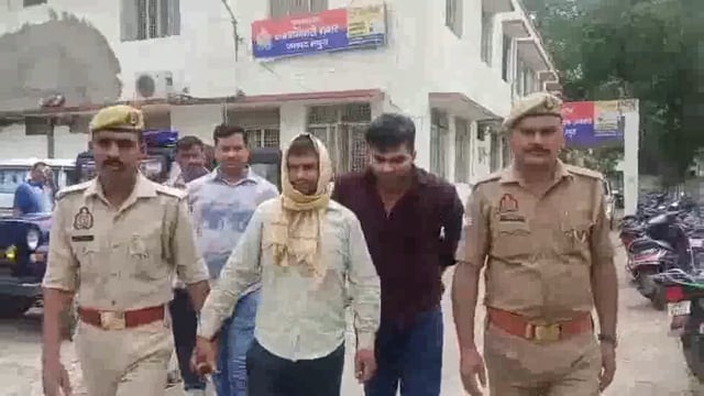 मथुरा में थाना कोतवाली पुलिस ने घर में चोरी करने वाले एक युवक को नगदी व सामान बरामद कर जेल भेजा