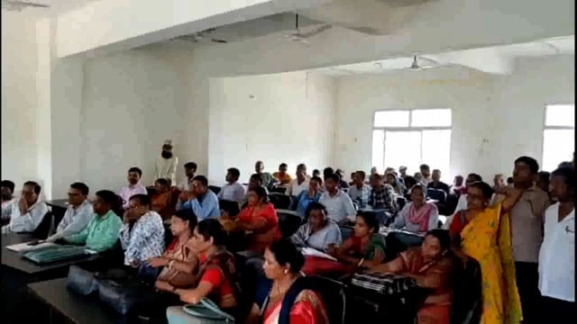 विशेष गहन पुनरीक्षण में लापरवाही बरतने वाले बीएलओ को अंतिम चेतावनी, एडीएम।