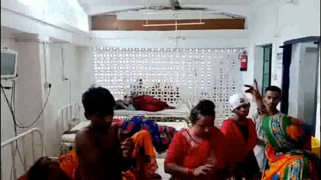 पत्नी की बिदागड़ी कराने बलुआ आए हुए लोगों को आंख में मिर्ची डाल कर हथौड़े से कर दी पिटाई।