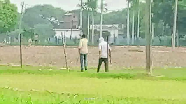 प्रतापगढ़ जिले के रानीगंज जरियारी गांव में मारपीट व गोलीबारी की घटना का वीडियो वायरल,