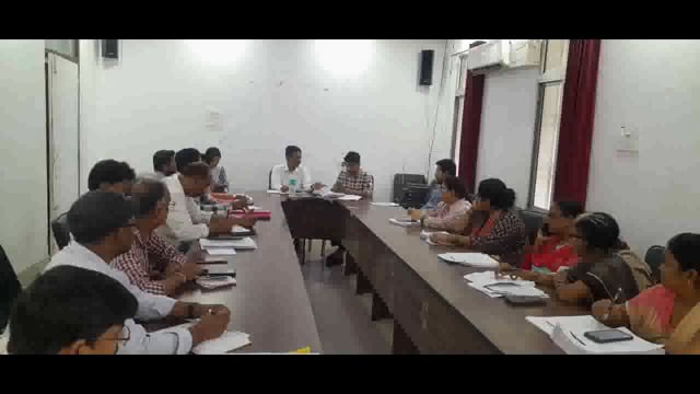 एडीएम ने बीएलओ सुपरवाइजर के साथ किया बैठक ।जल्द से जल्द समरी जमा करने का दिया निर्देश।