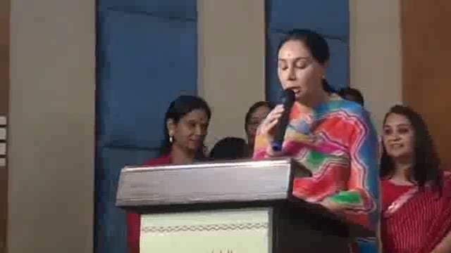 #उपमुख्यमंत्री दीया कुमारी ने 'स्वयं सिद्ध राखी तीज मेला 2025' का दौरा किया, महिला उद्यमियों और लघु उद्योगों की सराहना की

राजस्थान की उपमुख्यमंत्री दीया कुमारी ने हाल ही में '55हज