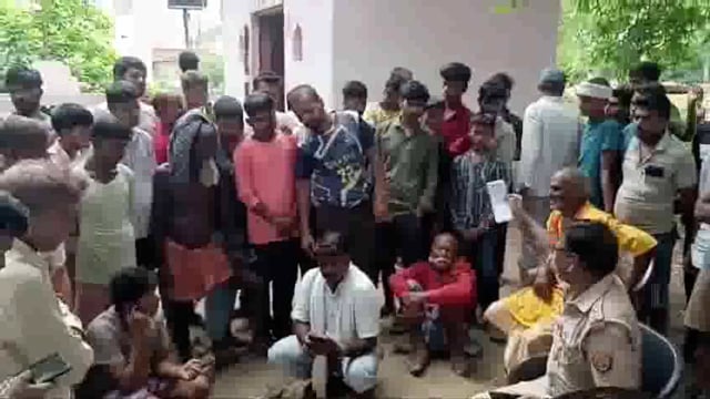 मदरसे की जमीन पर निकले शिवलिंग को लेकर ग्रामीणों ने दी चेतावनी,जानिए क्या है मांग