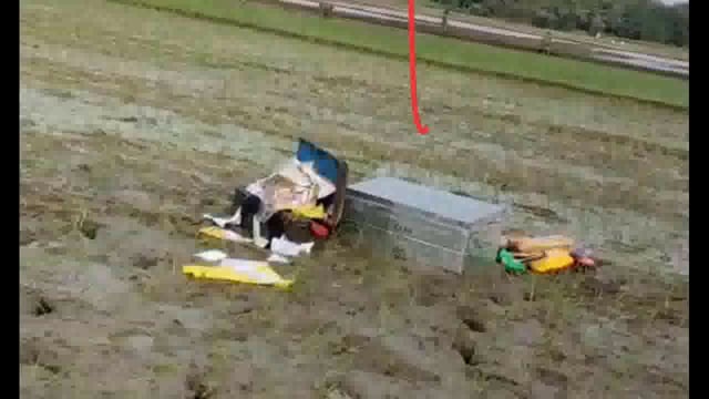 चपरी में चोरों ने 8000 नगदी सहित₹400000 का सामान उड़ाया।