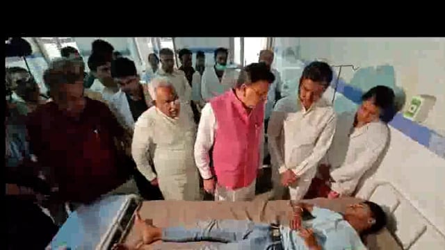 हरिद्वार! मनसा देवी मंदिर हादसे के पीड़ितों से मिलने पहुंचे मुख्य मंत्री पुष्कर सिंह धामी!