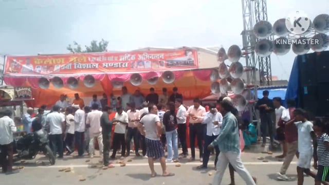 सावन माह के तीसरे सोमवार को आगरा में कैलाश मंदिर पर भाव मेले का आयोजन जिसमें क्षेत्र पार्षद द्वारा किया गया सर्व कार्य