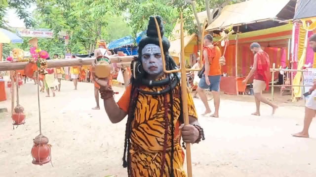 श्रावण मास की तीसरी सोमवारी को लेकर प्रखंड क्षेत्र के उत्साही युवाओं ने शिविर लगाकर की कांवरियों की निःशुल्क सेवा 