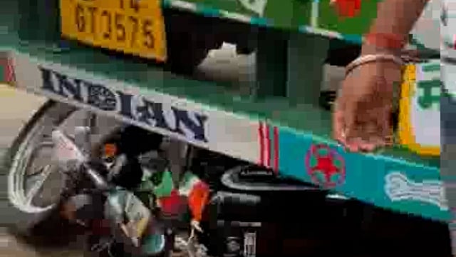 अम्बेडकर नगर..
बसखारी टांडा रोड बाईपास पर एक अनियंत्रित ट्रक ने एक कांवड़िये को मारी जोरदार टक्कर जिससे कवाड़िया हुआ गंभीर रूप से घायल 
घटना के बाद कावड़ भक्तों में आक्रोश का माहौल तत्काल घायल को अस्पताल ले जाया गया।