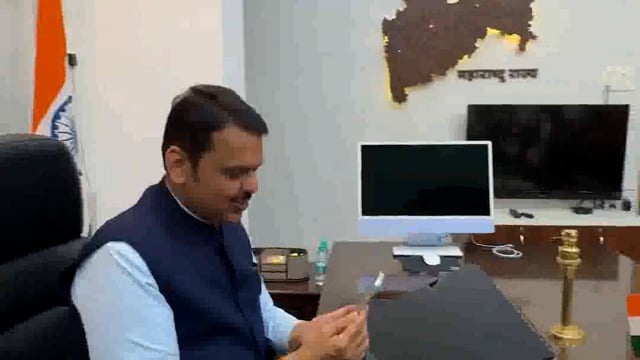 Maharashtra CM Devendra Fadnavis Congratulates Divya Deshmukh for Winning 2025 FIDE Women’s World Cup