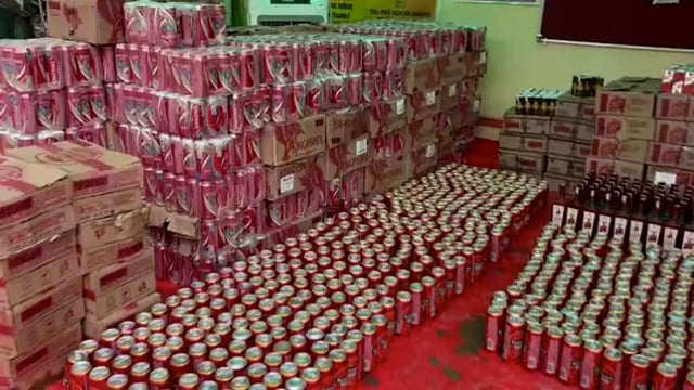 ▶️....मऊ : तीन शातिर तस्कर गिरफ्तार, शराब बरामद

 लगभग 9 लाख क़ीमत की शराब हुई बरामद
 ट्रक भी पकड़ा गया जिसकी कीमत 18 लाख
 तस्कर छिपाकर ले जा रहे थे अवैध शराब
 पकड़े गए तीनो तस्कर बिहार के रहने वाले
 कोपागंज थाना क्षेत्र काछीकला के पास का मामला

#Mau #LiquorSmuggling #CrimeNews #DrugTrafficking #BiharSmugglers @maupolice