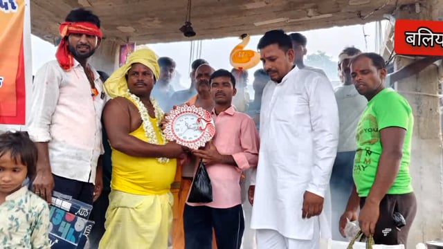 बांसडीह कस्बे सहित ग्रामीण क्षेत्रो में नागपंचमी के पावन पर्व पर भक्तों में दिखा आस्था