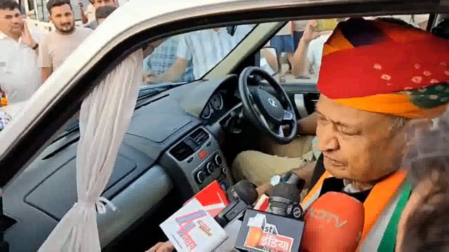 वरिष्ठ नेता ने कहा, उपराष्ट्रपति का इस्तीफ़ा गंभीर सवाल खड़े करता है; मुख्यमंत्री और पूर्व मुख्यमंत्री के दिल्ली दौरे पर प्रतिक्रिया

राजस्थान#politics