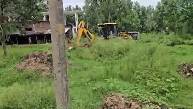 हरिद्वार! में चला बुलडोजर एक्शन! झिड़ियांन और नौकराग्रांट में अतिक्रमणकारियो पर बड़ी कार्यवाही!