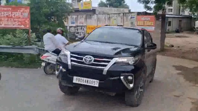 बलदेव क्षेत्र में वृद्ध को बाइक सवार बदमाशों ने मारी गोली हालत गंभीर