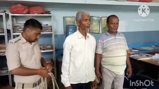 सूर्यगढ़ा -जकरपुरा गांव से दो वारंटी को गिरफ्तार कर पुलिस हिरासत में पेशी के लिए भेजा गया लखीसराय न्यायालय।