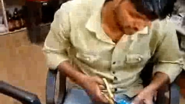 मेडिकल स्टोर पर धड़ल्ले से बिक रही नशे की दवाएं,ड्रग्स इंस्पेक्टर की कार्यशैली पर उठे सवाल
अम्बेडकरनगर
जिले के अकबरपुर मुख्यालय स्थित एक मेडिकल स्टोर पर धड़ल्ले से नशे की दवाओं की अवैध बिक्री जारी है। सूत्रों के अनुसार, स्पास्मो प्रॉक्सी प्लस जैसी प्रतिबंधित दवाएं खुलेआम बेची जा रही हैं,