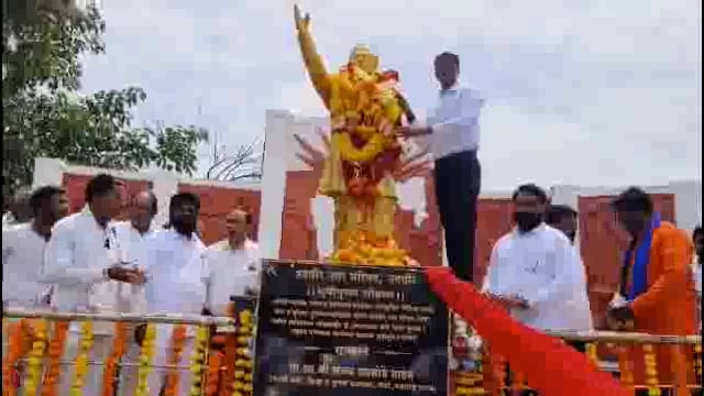 उदगीरात लोकशाहीर अण्णा भाऊ साठे यांची जयंती साजरी