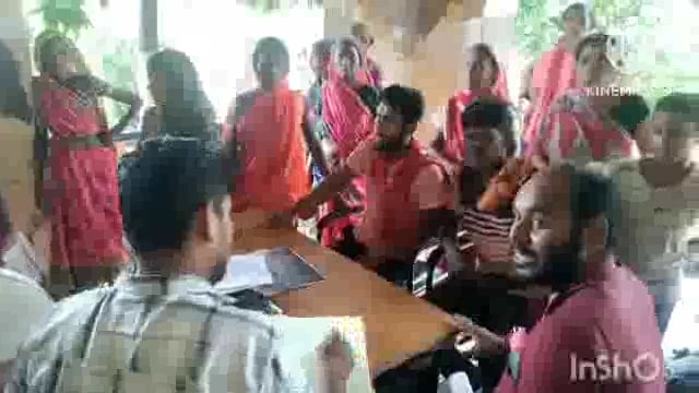 सूर्यगढ़ा -आज के जनता दरबार में जमीनी विवाद से  संबंधित कुल तीन मामले आए तीनों मामलों का निष्पादन कर दिया गया है। 