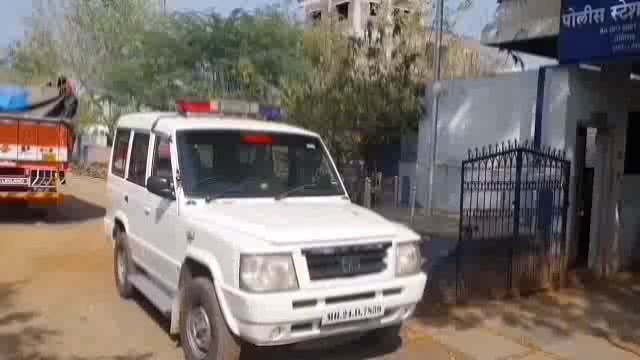 उदगीर ग्रामीण पोलिसांनी तालुक्यात सहा ठिकाणी अवैध दारू अड्ड्यावर छापे टाकून सहा जणांवर नोंदवले गुन्हे