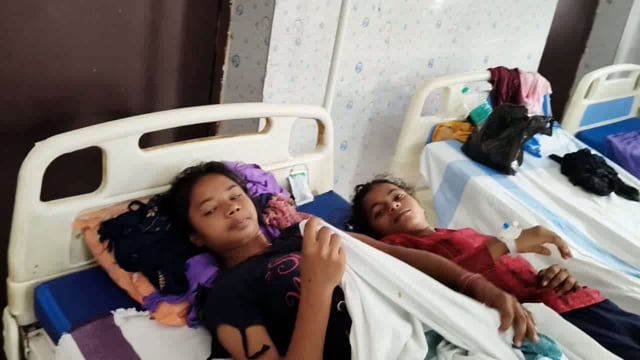 एचपीवी टीकाकरण से बीमार हुई छात्राओं में से तीन को किया गया भागलपुर रेफर।