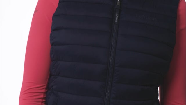 IT06620_studio_rosehoodedpuffergilet_navy