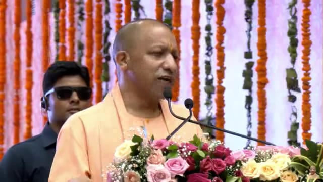 Breaking News 

यूपी CM बोले हमारी सरकार ने तय किया है...!!

रक्षाबंधन के पावन अवसर पर 8-10 अगस्त उ.प्र. राज्य सड़क परिवहन निगम और नगर विकास की बसों में नि:शुल्क यात्रा की सुविधा बहन-बेटियों को देने जा रहे हैं...!!