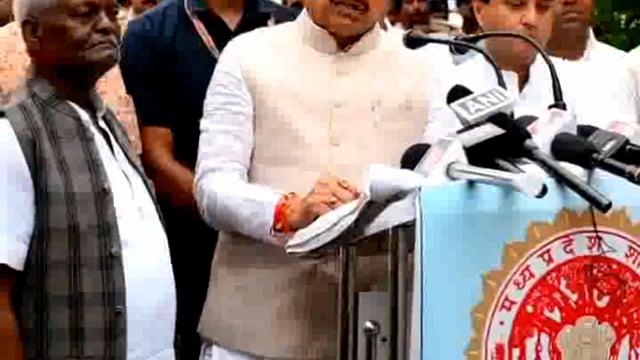 मुख्यमंत्री मोहन यादव ने बाढ़ प्रभावित महिलाओं के साथ रक्षाबंधन मनाया

भोपाल#politics