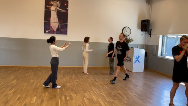 (27) Vi er venner (-8% – sammen 2 og 2)