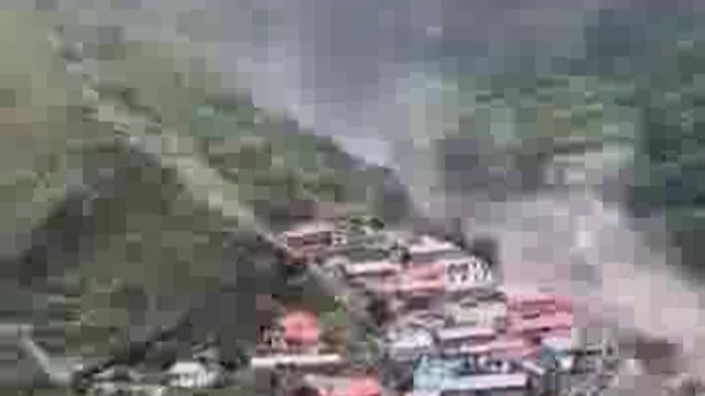 यह वीडियो उत्तराखंड की है हृदय को झकझोर देने वाली घटना बादल फटा और बड़ी तबाही आ गई.
👇👇👇👇👇