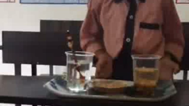 एबीएसए शंशाक मिश्र केनिर्देशनमें प्रा विद्यालय भिटहरी में छात्रा बीजशोधनका तरीका बताया 