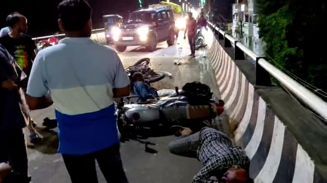 ब्रेकिंग
अम्बेडकरनगर..
बोलोरो और बाइक में भीषड़ टक्कर सूचना के अनुसार दो घायल,घायलों की हालत नाजुक बताई जा रही है,अकबरपुर कोतवाली क्षेत्र के ओवर ब्रिज पर हुई दुर्घटना।