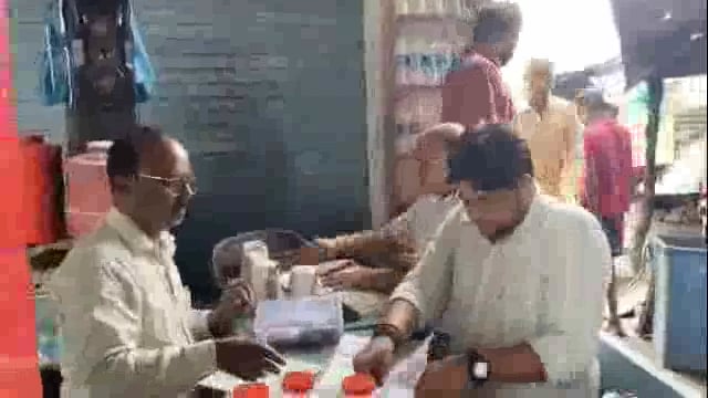 खाद्य सुरक्षा टीम‌ ने भरे सैंपल, हड़कम्प