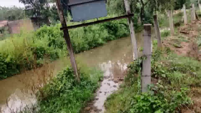 Manubass! बारिश होते ही मानुबास अड्डा हो जाता है जलमग्न! प्रशासन बेखबर!