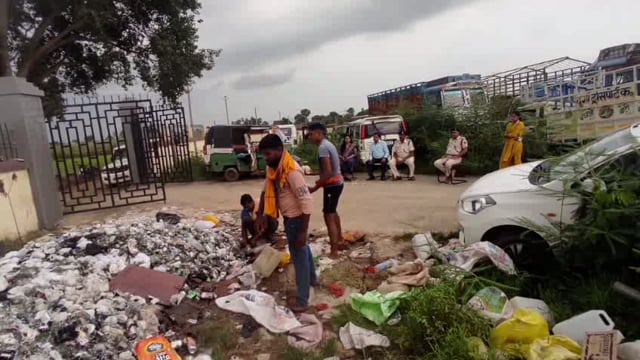 जप्त देशी एवं विदेशी शराब लगभग 2470 लीटर किया गया विनष्टीकरण