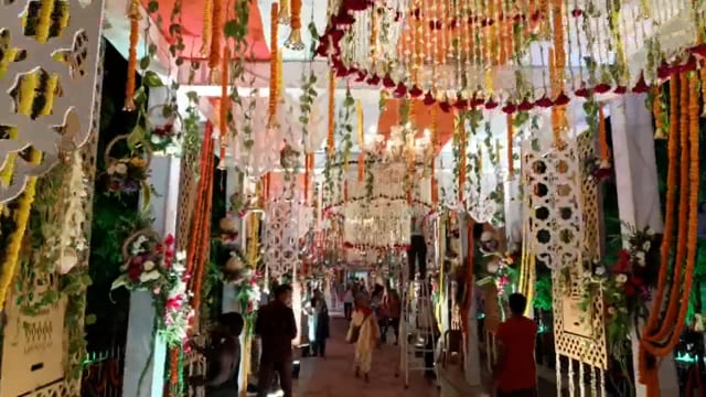 सीतामढ़ी, बिहार: सीतामढ़ी के पुनौराधाम स्थित माँ जानकी मंदिर को नए मंदिर और मंदिर परिसर के शिलान्यास समारोह की तैयारी के लिए भव्य रूप से सजाया गया#politics