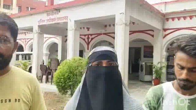 दिलीपपुर थाने मे सुनवाई न होने पर महिला ने पुलिस अधीक्षक से की शिकायत