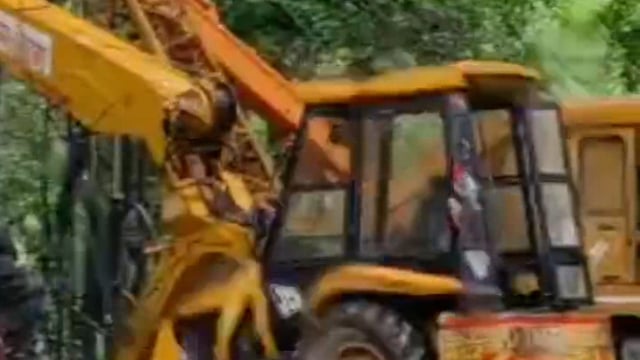 तीसरे दिन सीधा हुआ दुधवा-गौरीफंटा मार्ग पर पलटा गैस टैंकर