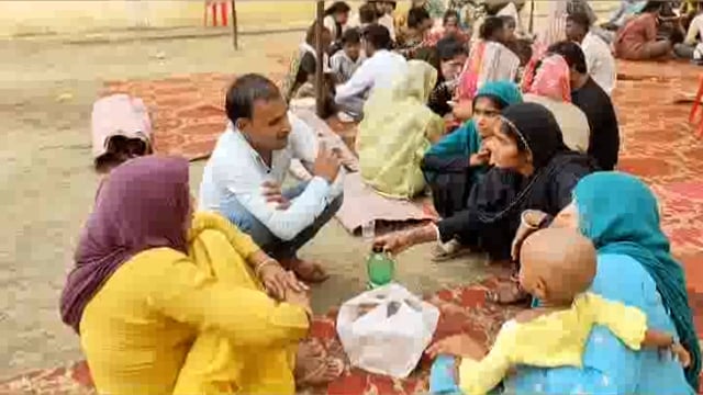 मथुरा जेल में बहनों ने बांधी भाई की सुनी कलाई पर रखी