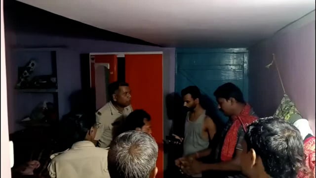 बंद घर का ताला तोड़ चोरों ने उड़ाया नगदी सहित अन्य कीमती सामान।