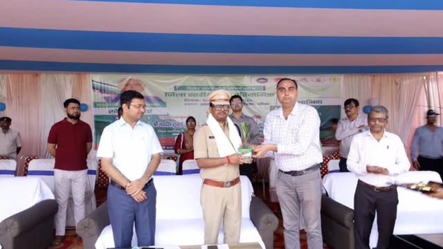 मशाल खेल महोत्सव का दीप प्रज्ज्वलित कर किया गया शुभारंभ