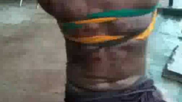 रात्रि में ग्रामीणों ने चोर को नंगा पकडा मजामत कर पुलिस के किया हवाले