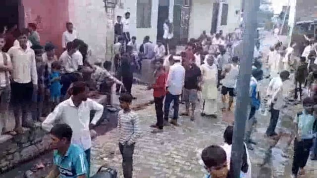 पुलिस ने रस्सी का बनाया सांप____ कहा-सुनी के आरोपी को पुलिस ने नशीला पदार्थ रखने के जुर्म में भेज दिया जेल।