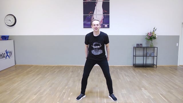 (8) Sommer Summarum (-2% – foran spejl – video er spejlvendt (dans starter efter 8.24).mov