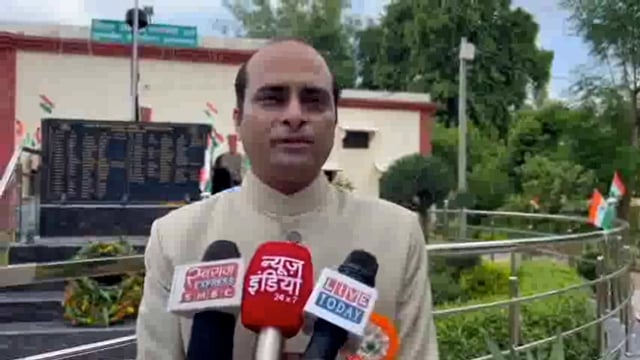 ७९ वें स्वतंत्रता दिवस के पावन अवसर पर जिलाधिकारी शिव सहाय अवस्थी ने समस्त जनपद वासियों को दी शुभकामनाएं