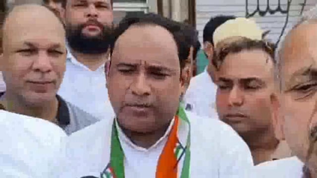 मंगलौर! विधायक काजी निजामुद्दीन के कार्यालय पर फहराया गया तिरंगा!