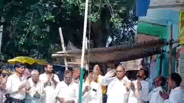 थरथरी प्रखंड rjd अध्यक्ष उपेंद्र प्रसाद ने 15 अगस्त को  झंडोत्तोलन  कर 79वां स्वतंत्रता दिवस मनाया