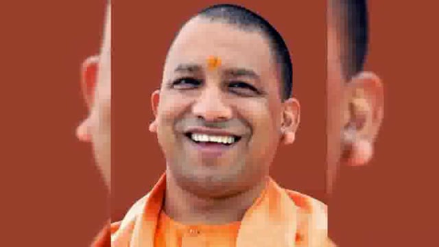 माननीय मुख्यमंत्री योगी आदित्यनाथ पहुंचे जन्माष्टमी पर्व पर मथुरा की पूजा अर्चना