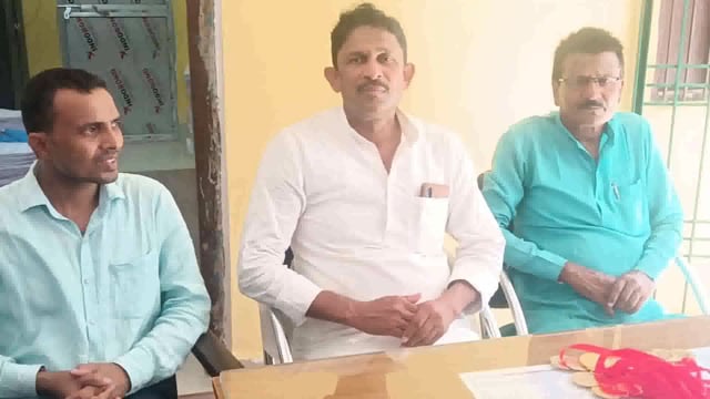 15 अगस्त के शुभ अवसर पर शिविर लगाकर प्रखंड प्रमुख ने 25 बच्चों के बीच तैराकी प्रमाण पत्र का किया वितरण 